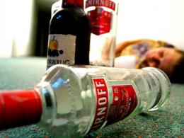 Алкогольное отравление: быстрое лечение в домашних условиях